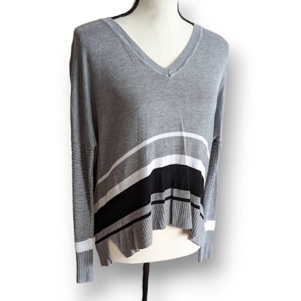 John + Jenn Womens Sweater High Low Long Sleeve V Neckline Stripes Gray XS